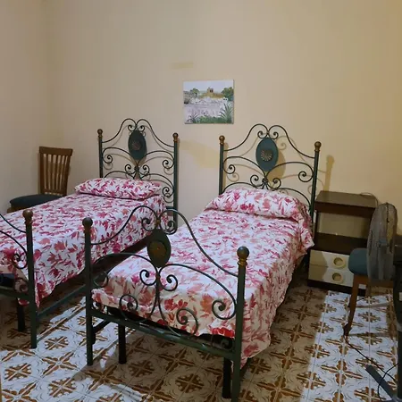 In Baia Varde Vicino Al Praja Daire